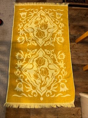 Vintage Tastemaker by Mohawks Yellow Floral Fringe Towel